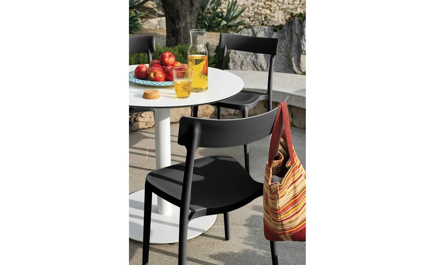 Connubia Stuhl stapelbar Argo | Schwarz 4 Connubia Stuhl stapelbar Argo | Schwarz – Bild 2