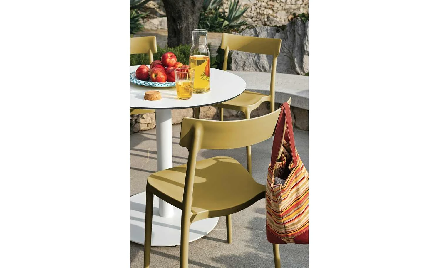 Connubia Stuhl stapelbar Argo | Senfgelb 4 Connubia Stuhl stapelbar Argo | Senfgelb – Bild 2